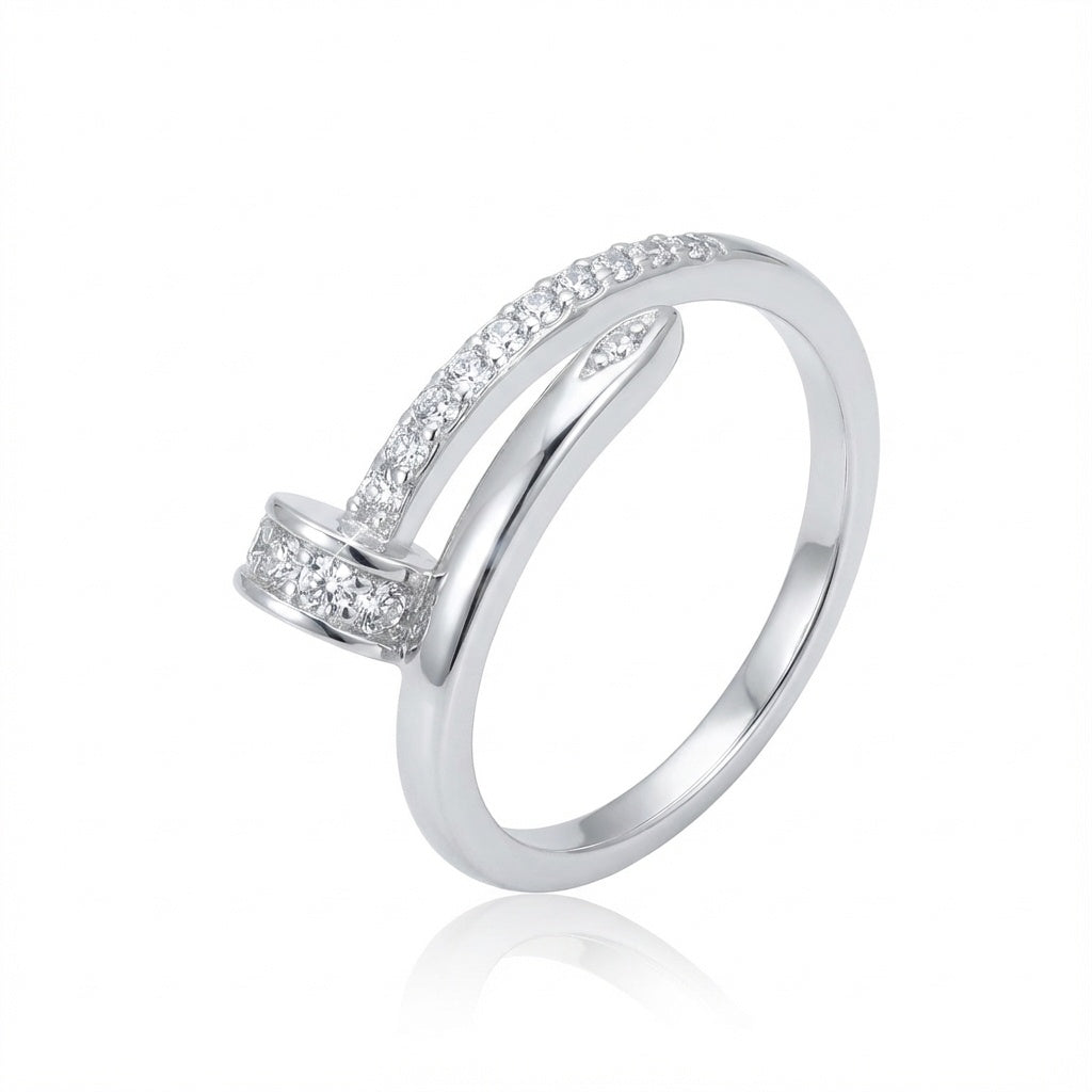 טבעת מסמר משובץ